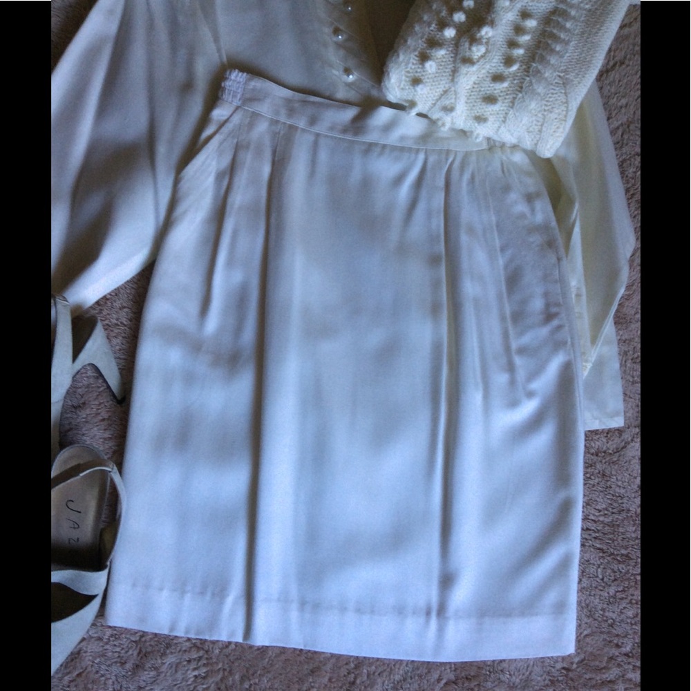 Elegant Ivory Skirt Lined